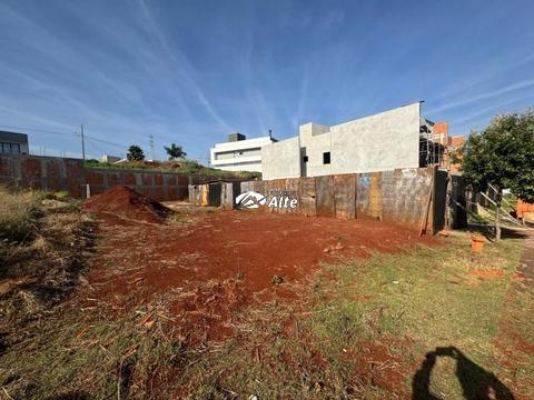 Terreno à venda em Maringá, Bom Jardim, com 430.16 m²