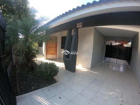 Casa à venda em Maringá, Jardim Itatiaia, com 3 quartos, com 220 m²