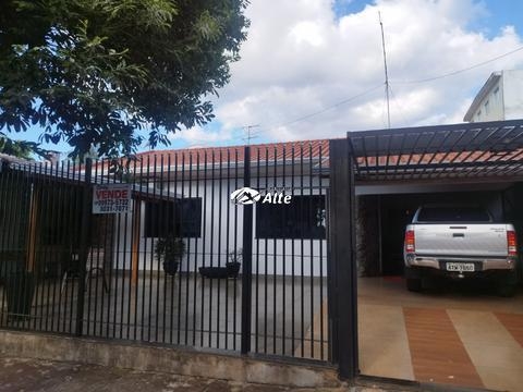 Casa à venda em Maringá, Cidade Jardim, com 3 quartos, com 123 m²
