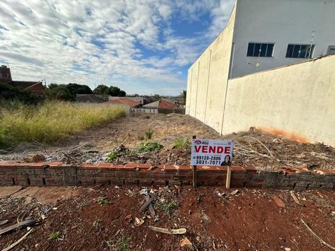 Terreno à venda em Maringá, Jardim Olímpico, com 330 m²