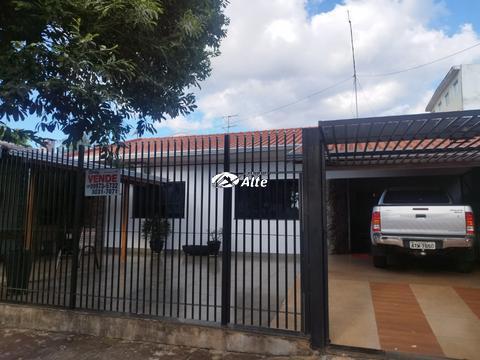 Casa à venda em Maringá, Cidade Jardim, com 3 quartos, com 123 m²