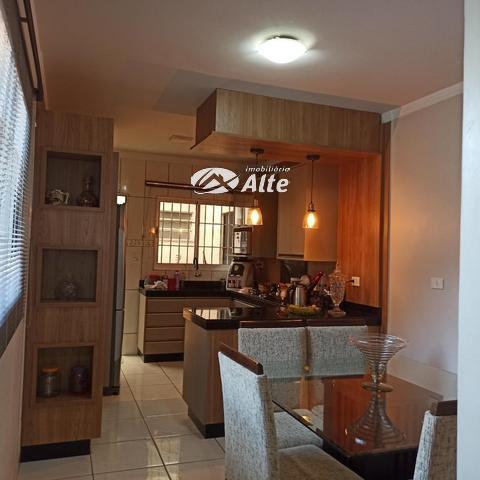 Sobrado à venda em Maringá, Jardim Tupinambá, com 3 quartos, com 141.61 m²